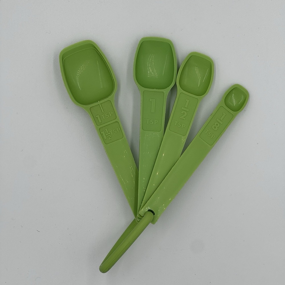 Set of 4 Vintage Tupperware Measuring Spoons Nesting